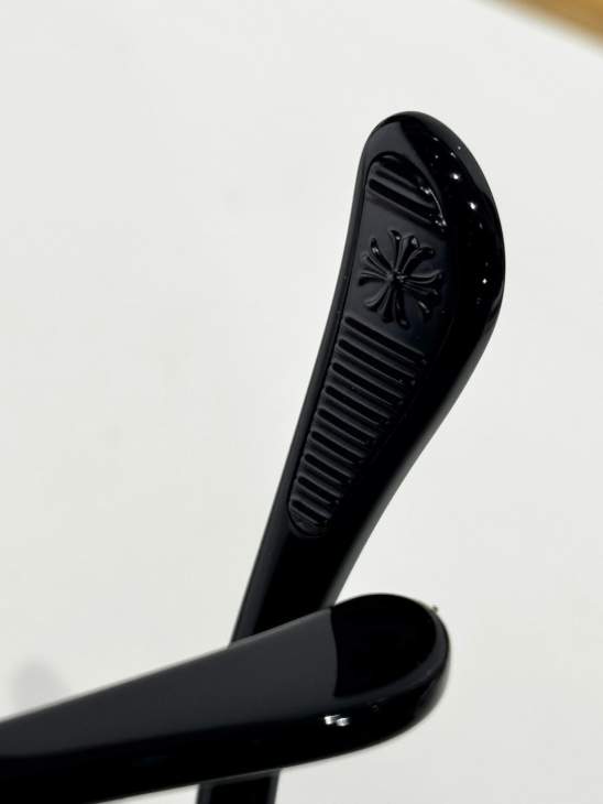 Picture of Chrome Hearts Sunglasses _SKUfw75976548fw